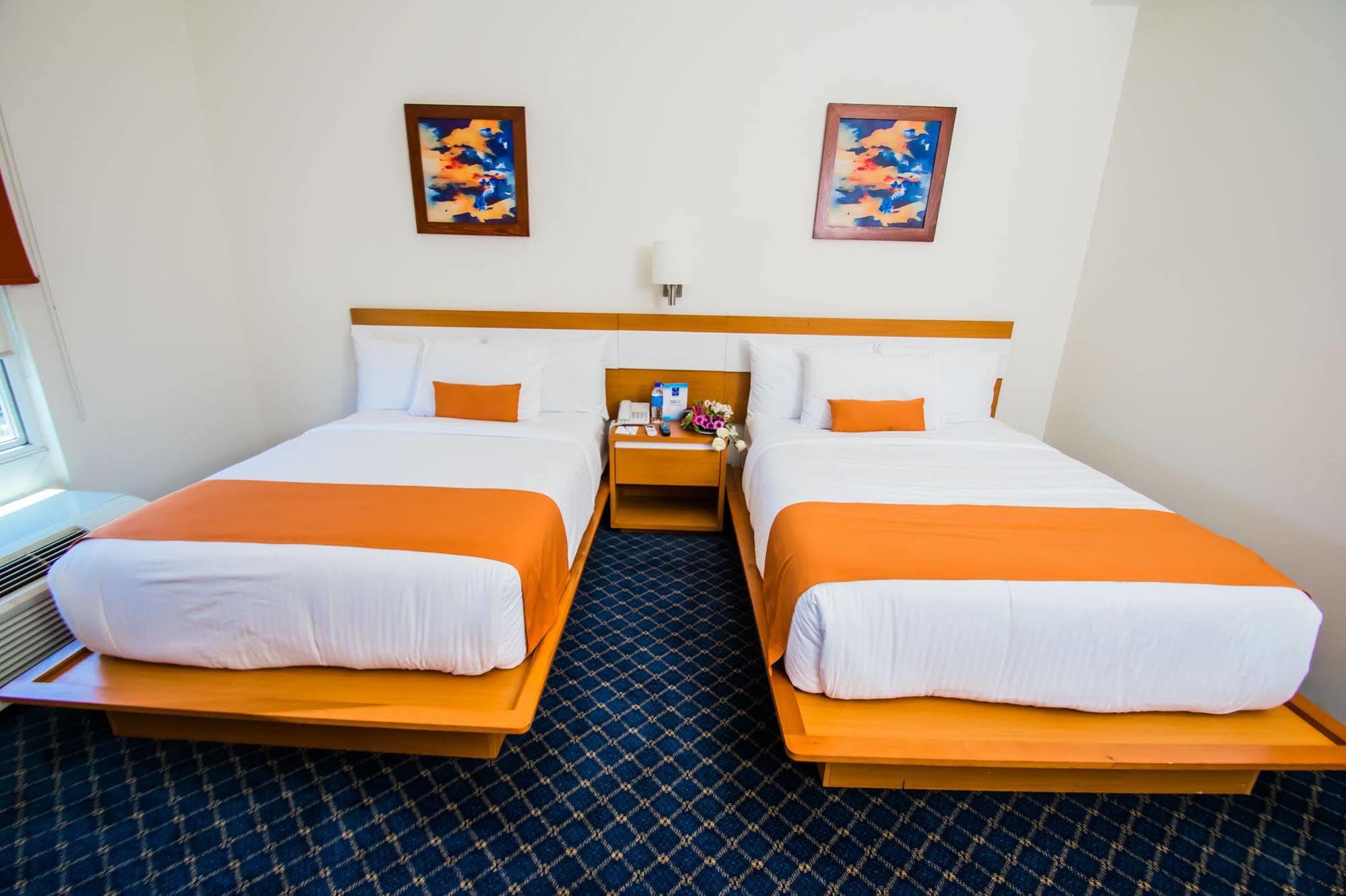 Sleep 3* Monclova